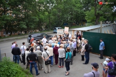 <strong>Пикет жителей нескольких домов по улице Светланской, недовольных начавшимся строительством, состоялся вечером во вторник, 19 июля</strong>