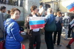 <strong>Несколько десятков сторонников оппозиционного политика Алексея Навального собрались во Владивостоке 7 октября на Привокзальной площади Владивостока у памятника Владимиру Ленину</strong>