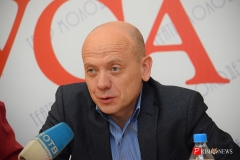 <strong>Директор АНО "Центр содействия развитию молодёжи Приморского края" <strong>Сергей Матлин</strong></strong>