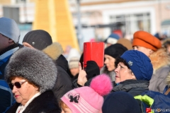 <strong>Кто-то из горожан снимал выступление митрополита Владивостокского и Приморского Вениамина на камеру мобильного телефона</strong>