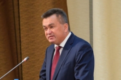 <strong>Следом за Трутневым выступал теперь уже бывший губернатор Приморского края Владимир Миклушевский</strong>