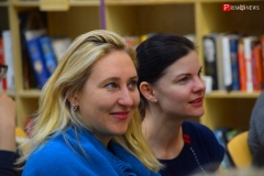 <strong>Пришедшие на презентацию книги горожане с интересом слушали некоторые отрывки повести, которые зачитывала сама Ольга</strong>