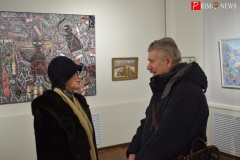 <strong>В живописи, графике, декоративно-прикладном искусстве авторы воплощают всеобъемлющую идею обновления, с которой всегда связаны наступление следующего года и Рождество. Она прочитывается и является объединяющей в произведения разных жанров, выполненных в различной стилистике.</strong>