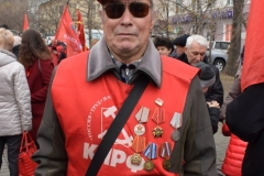 <strong>«Красный марш» традиционно стартовал от остановки общественного транспорта «Дальзавод» и завершился на центральной площади Владивостока у памятника Борцам за власть Советов на Дальнем Востоке</strong>