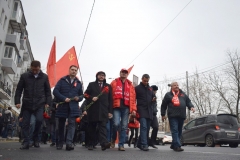 <strong>«Красный марш» традиционно стартовал от остановки общественного транспорта «Дальзавод» и завершился на центральной площади Владивостока у памятника Борцам за власть Советов на Дальнем Востоке</strong>