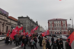 <strong>Завершилось шествие на центральной городской площади, где состоялся праздничный митинг, на котором выступили коммунисты и общественники.</strong>
