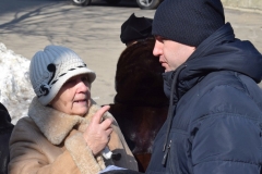 <strong>Люди по-прежнему сильно обеспокоены предстоящей стройкой, свои вопросы они задавали организатору собрания Сергею Мильвиту</strong>