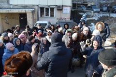 <strong>Люди по-прежнему сильно обеспокоены предстоящей стройкой, свои вопросы они задавали организатору собрания Сергею Мильвиту</strong>
