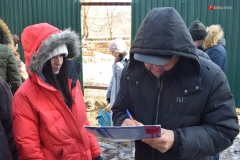 <strong>В конце собрания у жильцов собрали подписи</strong>