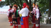 Для собравшихся зрителей устроили концерт с выступлениями лучших народных коллективов Приморского края