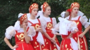 Для собравшихся зрителей устроили концерт с выступлениями лучших народных коллективов Приморского края