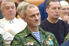 <strong>Во Владивостоке открылась фотовыставка "Ребята с нашего двора"</strong>