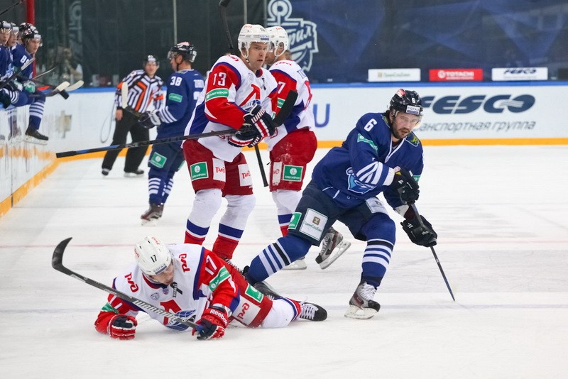 Вновь не повезло: хоккеисты «Адмирала» проиграли по буллитам «Локомотиву»