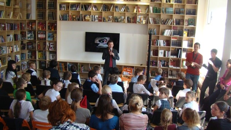 Во Владивостоке заработала молодёжная библиотека «Бук»