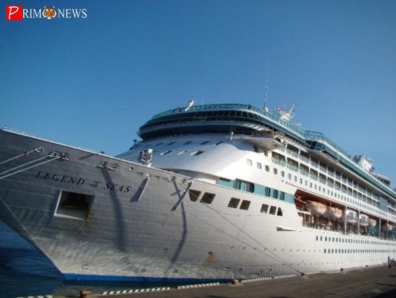 Тайфун вынудил судно с туристами зайти в порт Владивосток