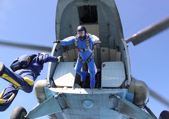 Приморские парашютисты установили новый рекорд