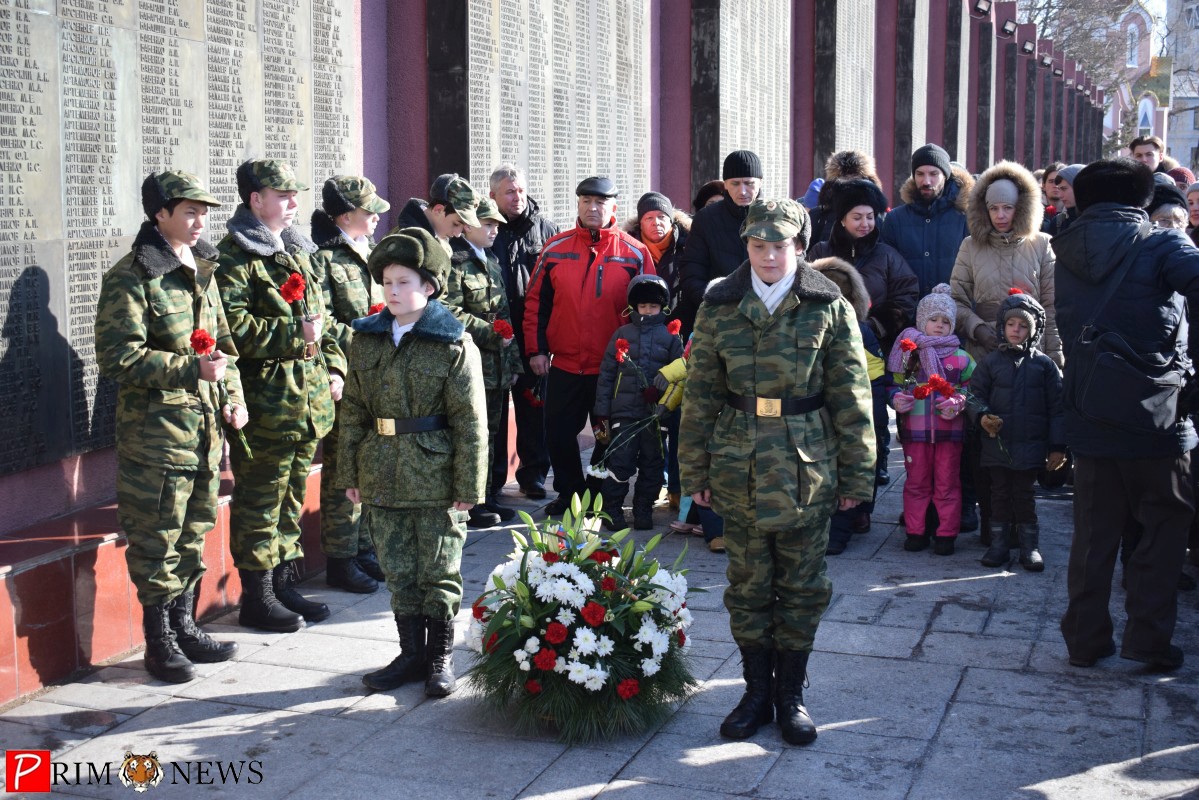 Во Владивостоке отметили 73-ю годовщину снятия блокады Ленинграда