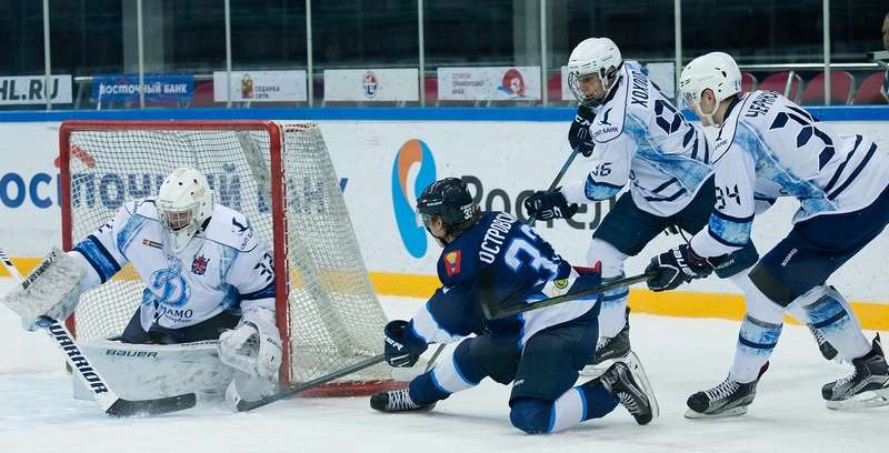 Хоккеисты «Тайфуна» во Владивостоке проиграли «Динамо»