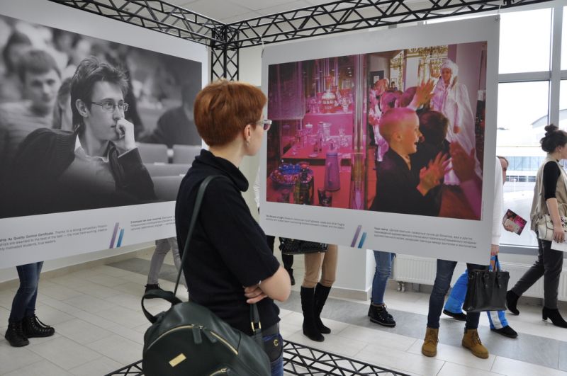 Из Брюсселя и Люксембурга во Владивосток: фотовыставка фонда Владимира Потанина открылась в ДВФУ