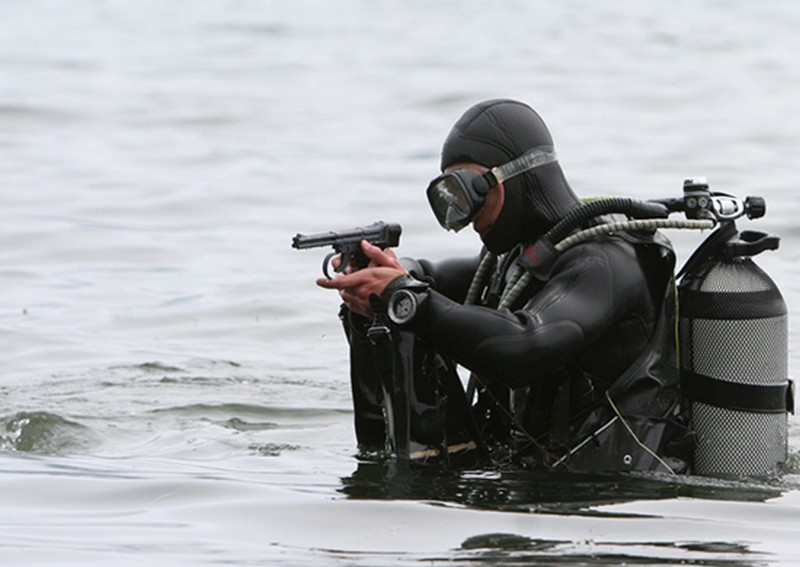 Бойцы противодиверсионного отряда ТОФ отработали навыки ведения подводного боя