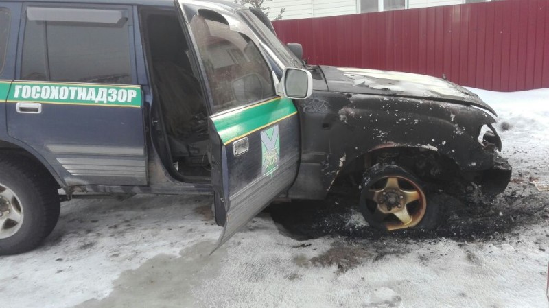 В Приморье пострадали двое инспекторов охотнадзора: одному сломали ногу, а другому сожгли автомобиль