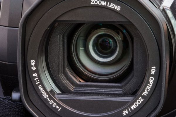 Видеокамера, объектив. Фото - pixabay.com 