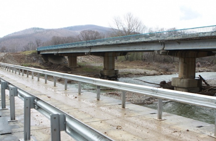 В Чугуевском районе Приморья открыли временный мост