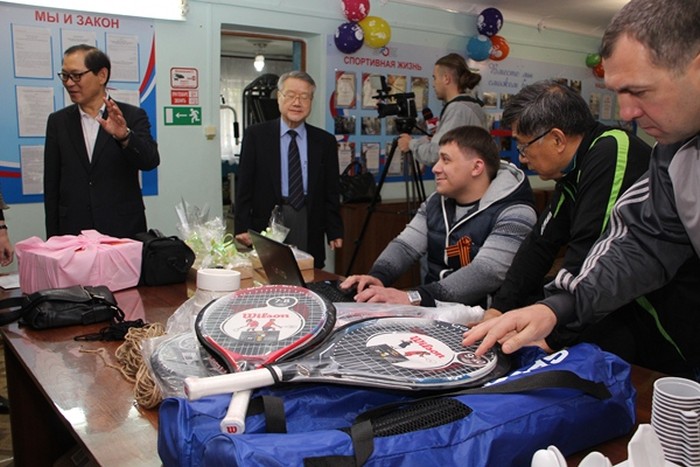 Гости из Южной Кореи обучали инвалидов Артёма настольному теннису