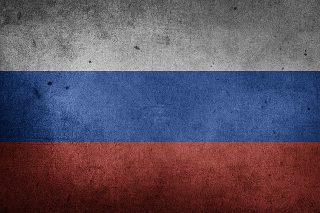 Приморские единороссы отметили День России, совершая волнообразные движения