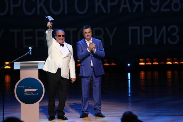 Первый приз кинофестиваля «Меридианы Тихого» вручили его генеральному директору
