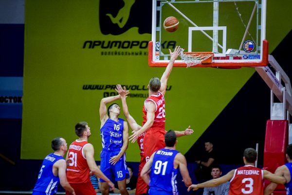 Баскетболисты «Спартака-Приморье» обидно проиграли в Ревде