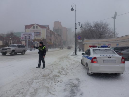 Несколько массовых ДТП произошло во Владивостоке после снегопада