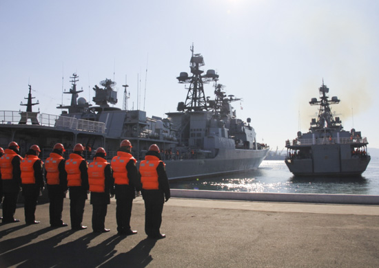 Большой противолодочный корабль ТОФ «Адмирал Виноградов» вернулся во Владивосток из дальнего похода