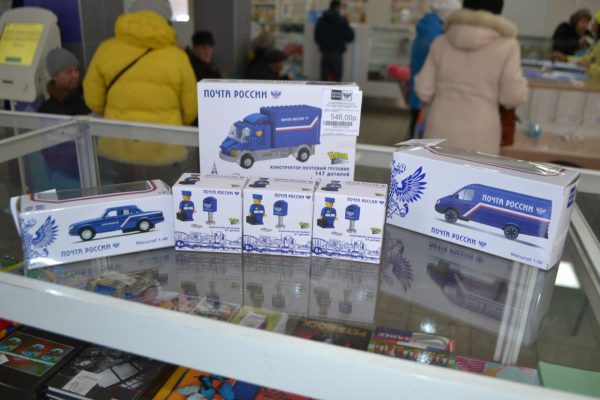 «Почта России» предложила приморцам купить игрушечных почтальонов