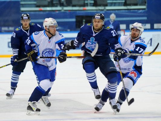Хоккеисты «Адмирала» выиграли у минского «Динамо» со счётом 5:0