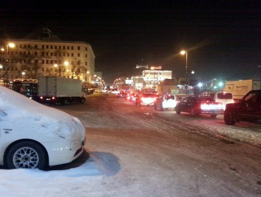 Вечером 12 марта Владивосток сковали 10-балльные пробки