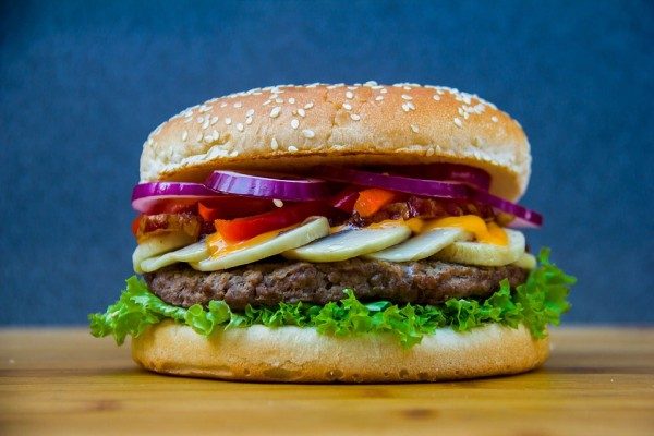 Воппер «Шуфутинский с рябиной» появился в продаже в Burger King