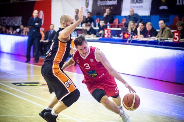 Баскетболисты «Спартака-Приморье» одержали непростую победу в Иркутске