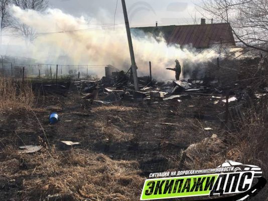 В Приморье погиб мужчина, который решил сжечь траву у своего дома
