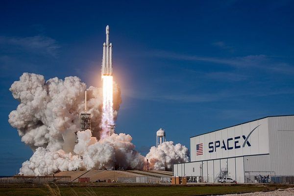 Ракету Falcon Heavy Илона Маска обнаружили в одном из автобусов Владивостока