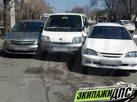 Массовое ДТП произошло во Владивостоке у въезда на парковку