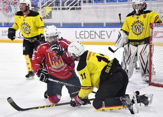 «Золото» и «серебро» выиграли хоккеисты приморского клуба «Вольфрам» в финале НХЛ