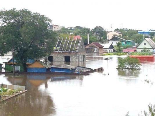 Наводнение в Приморье: в Уссурийске пришлось ограничить движение авто