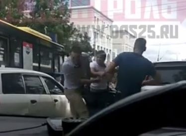 Мордобой устроили автомобилисты во Владивостоке