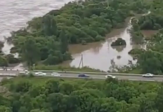Потоки воды отрезали село в Приморье от «большой земли»