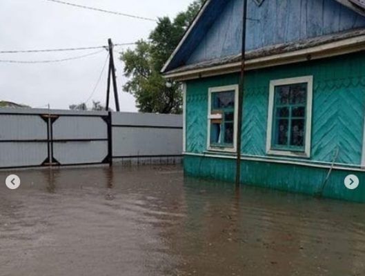 «В доме по колено воды»: опубликованы шокирующие фото из посёлка Сибирцево