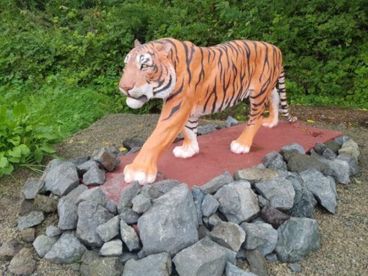 Скульптуру амурского тигра торжественно открыли в ВДЦ «Океан»
