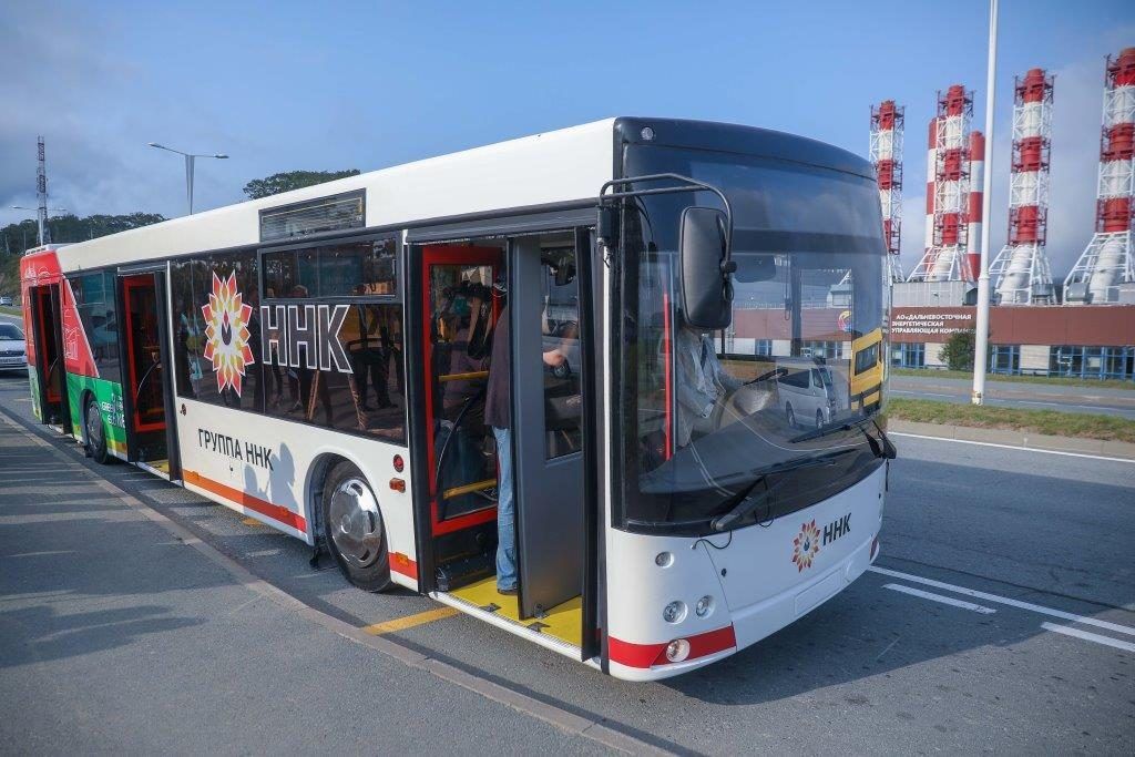 Новый автобус на кампус ДВФУ. Фото – Герман Катаев (администрация Приморского края)