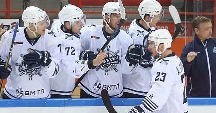 Хоккеисты «Адмирала» победили в Хабаровске