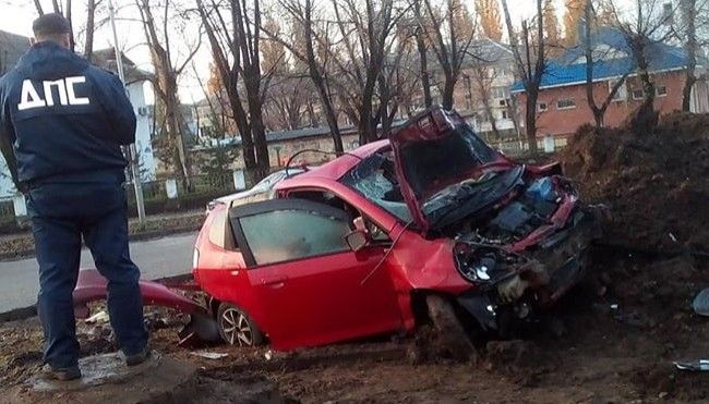 Страшная авария прошла в Приморье: автомобиль въехал в огромную яму